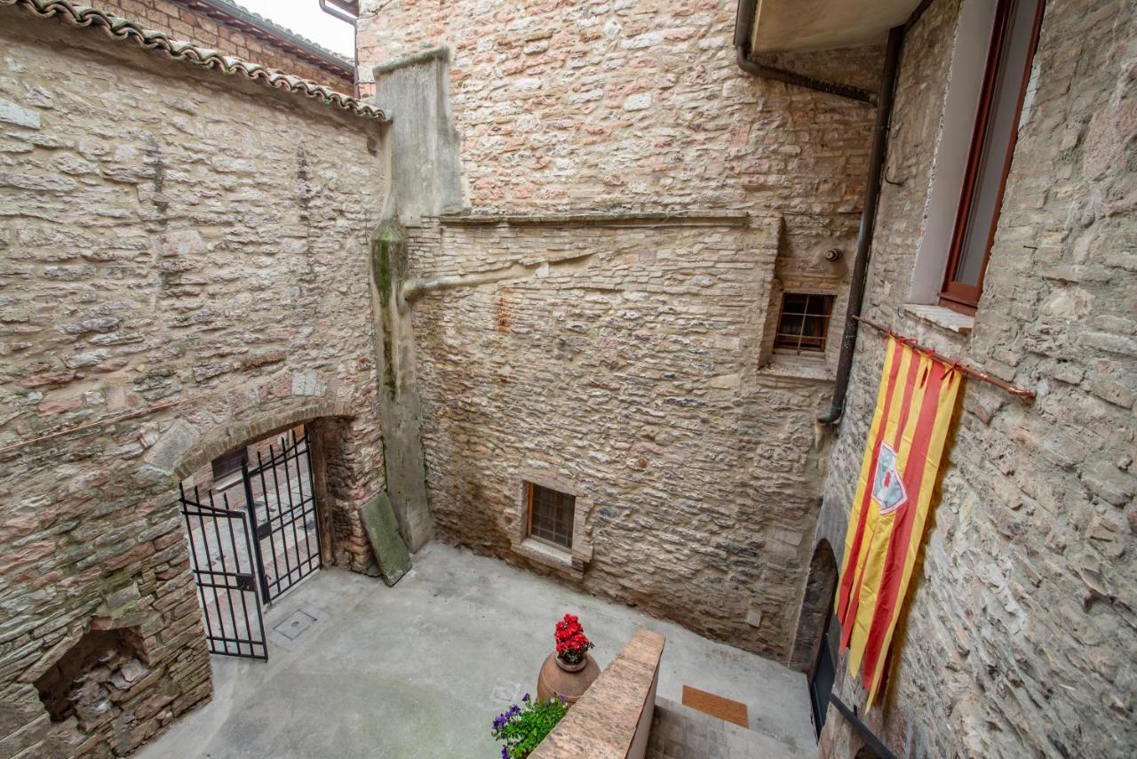 Saint Francis Apartment Assisi Esterno foto