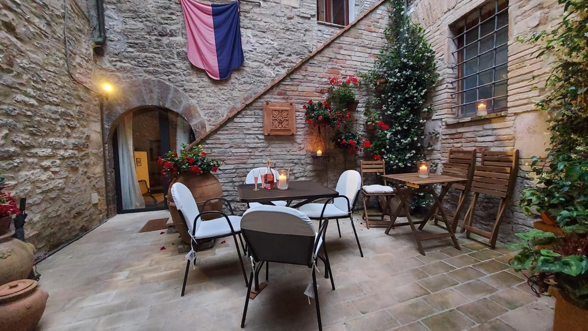 Saint Francis Apartment Assisi Esterno foto
