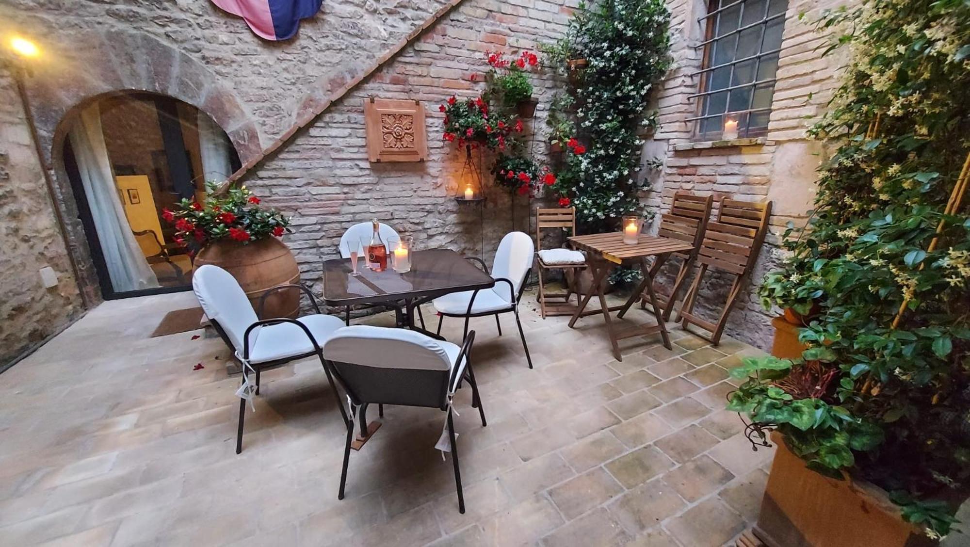 Saint Francis Apartment Assisi Esterno foto